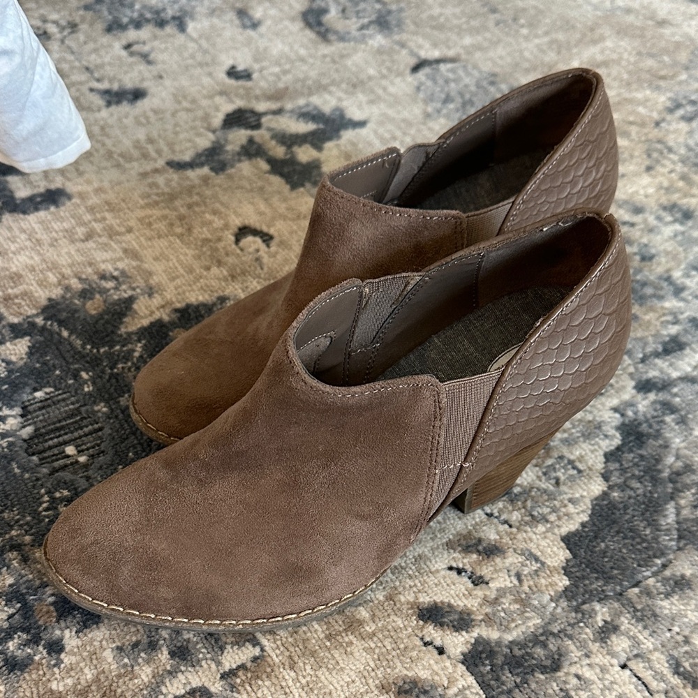 Dr. Scholl's Brown Suede Textured Ankle Booties
